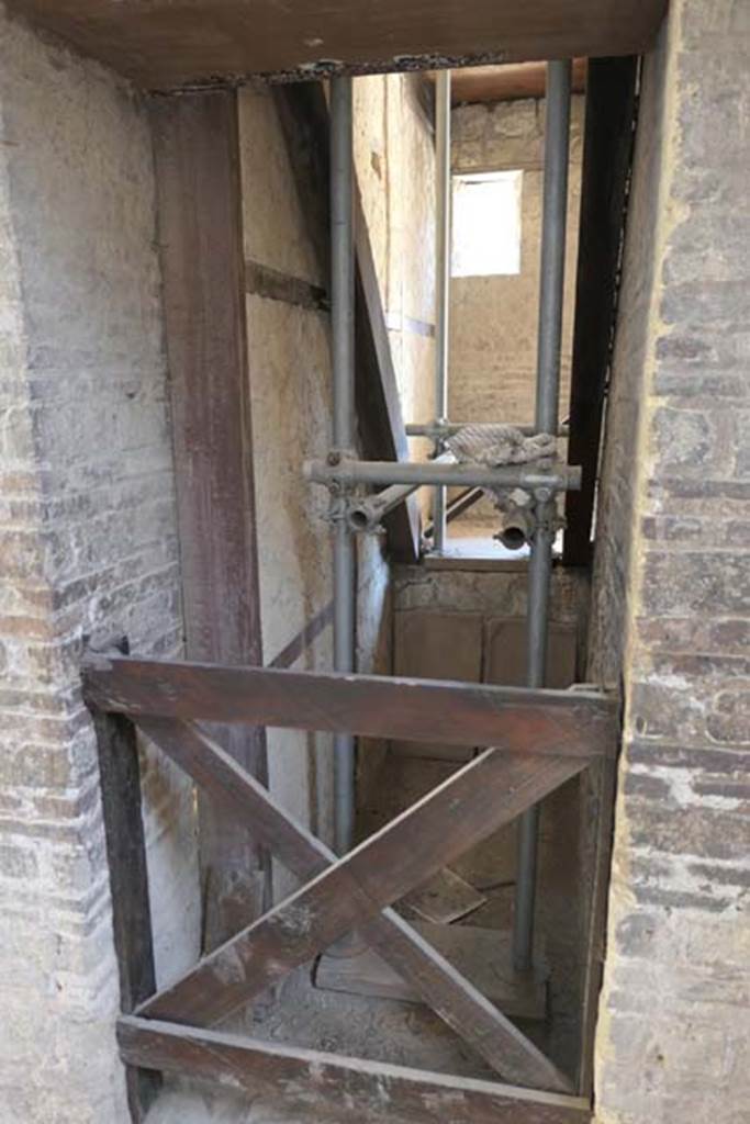 IV.21, Herculaneum, June 2017. Looking east from doorway to area under steps t upper floor. Photo courtesy of Michael Binns.